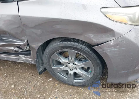 2017 Toyota Sienna Se 8 Passenger z USA, uszkodzony, nr VIN 5TDXZ3DC7HS793784